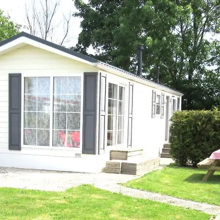 Chalet 556 Op Recreatiepark De Wielen *