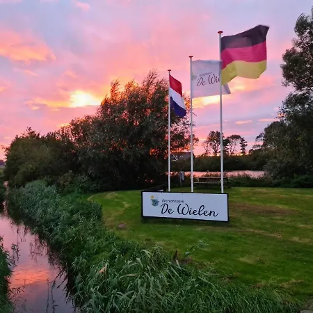 556 Op Recreatiepark De Wielen Horská chata *